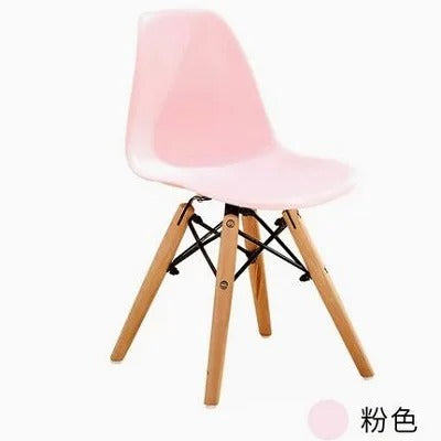 Silla Eames: Estilo y Comodidad