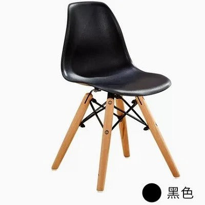 Silla Eames: Estilo y Comodidad